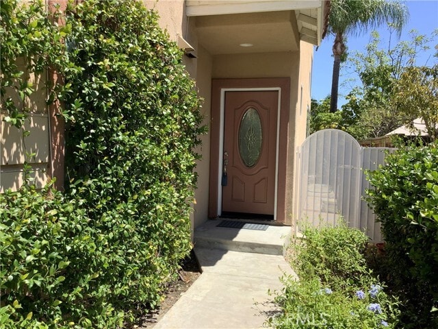 Building Photo - 932 S Lone Pine Ln