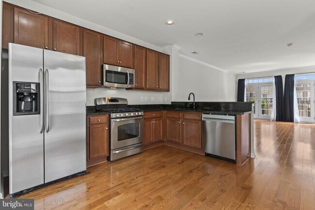 Foto del edificio - 15641 John Diskin Cir