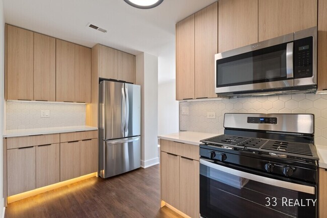 Building Photo - Beautiful New Renovation of Luxury 3 Bed +...