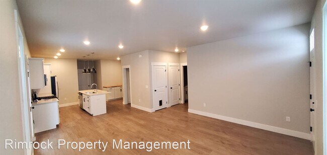 Building Photo - 2 br, 2 bath House - 6021 Farmstead Avenue