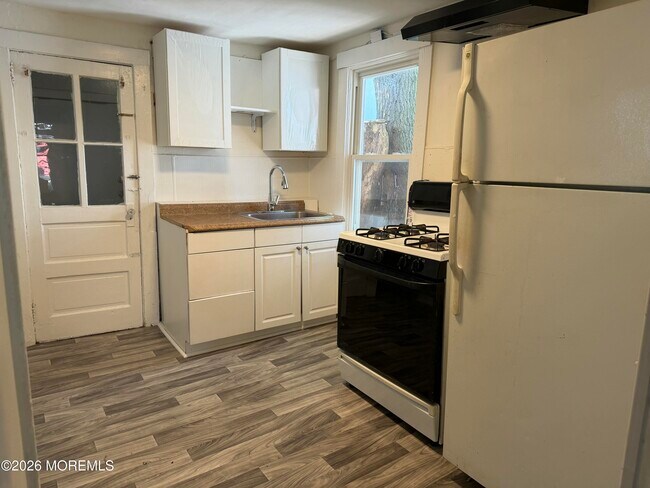 Foto del edificio - 405 1/2 Brinley Ave