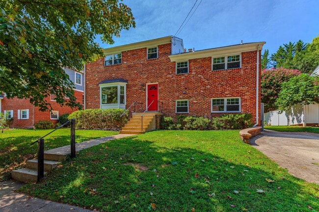 Photo - 9902 Belhaven Rd (Bethesda, MD) House