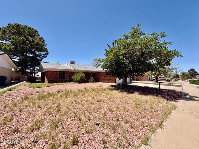 Foto del edificio - 317 Bright Water Ln