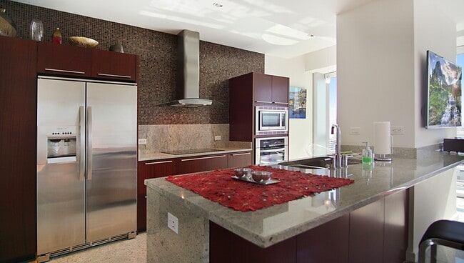 Foto del edificio - The Martin 1807-Strip/city Views form this Stunning Fully Furnished 2Bd/2Ba Residence