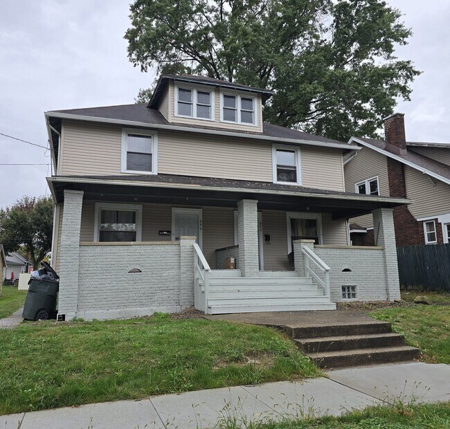 Building Photo - 646 N Freedom Ave