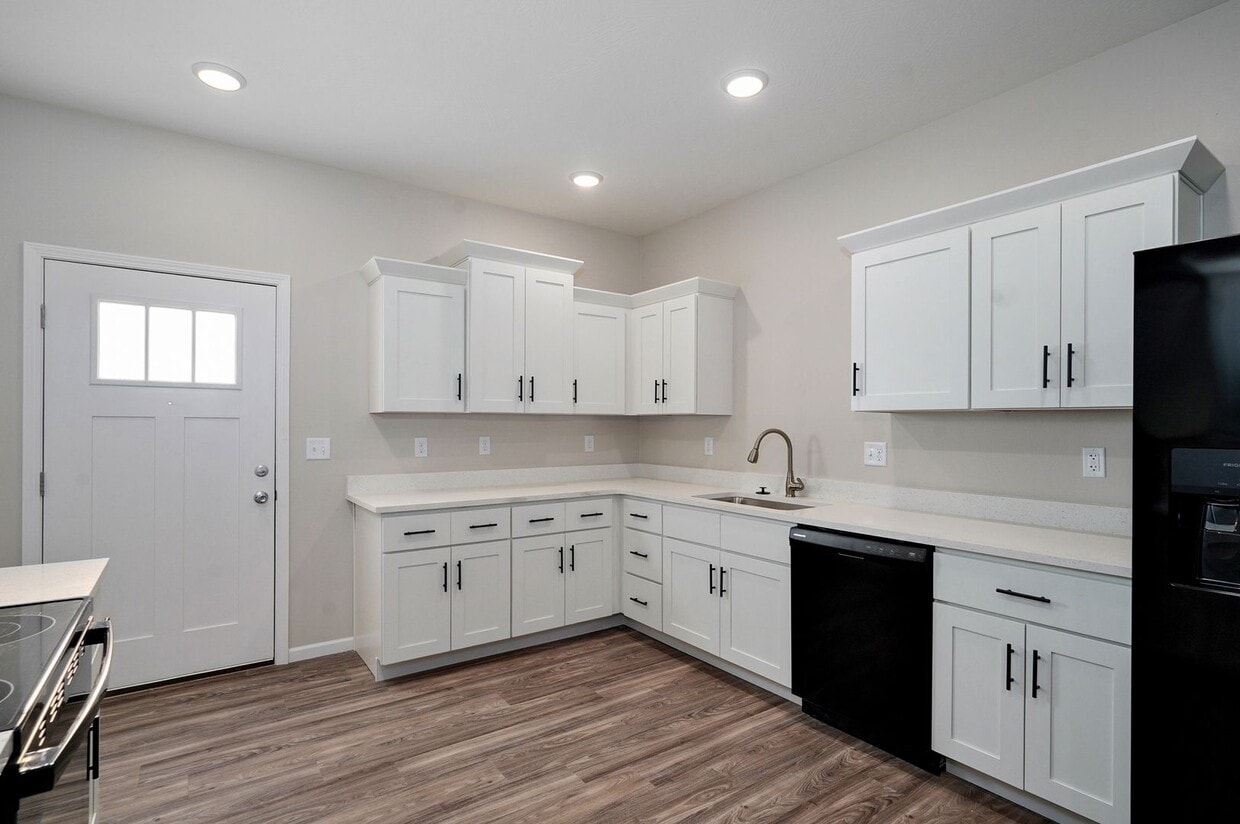 Foto principal - 315 S Florence Ave