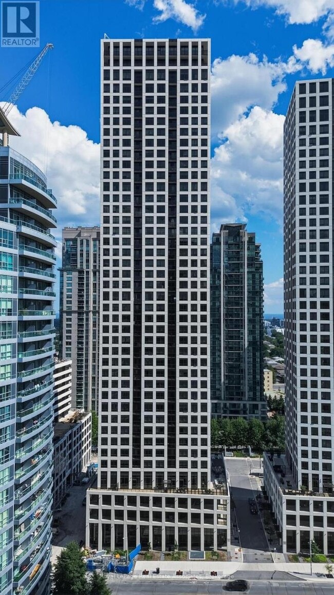 Building Photo - 30 Elm Dr W