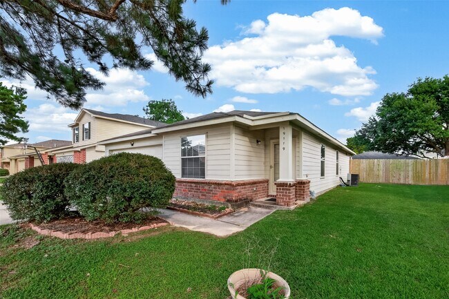 Building Photo - 19119 Yaupon Ranch Dr