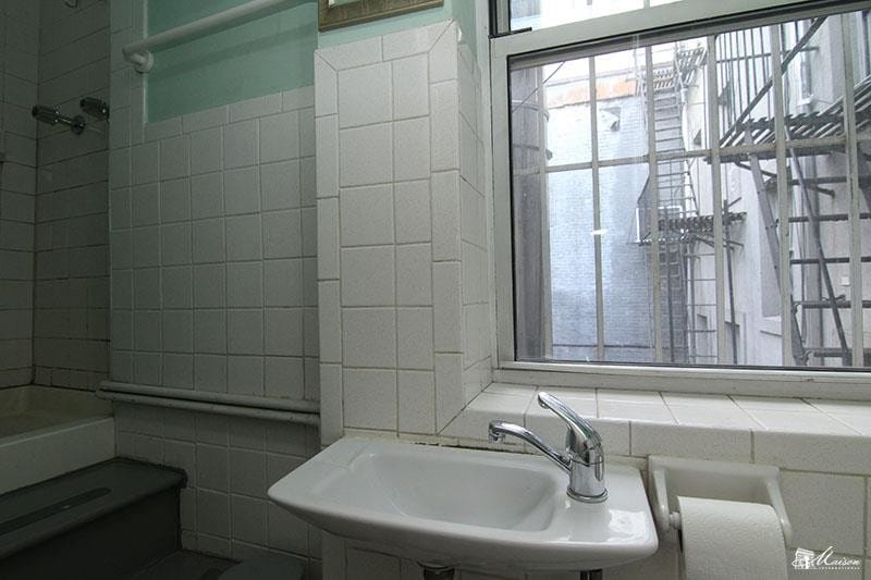 Building Photo - 319 Avenue Of The Americas