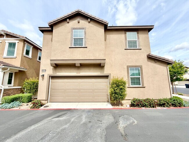 Foto del edificio - 3 bedroom Solar Home in Heirloom Farms for LEASE!
