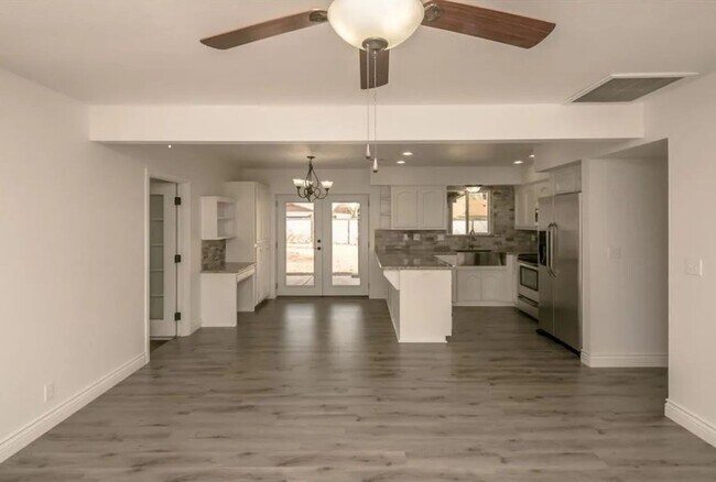 Foto del edificio - Remodeled 4-Bedroom Home in the Heart of K...