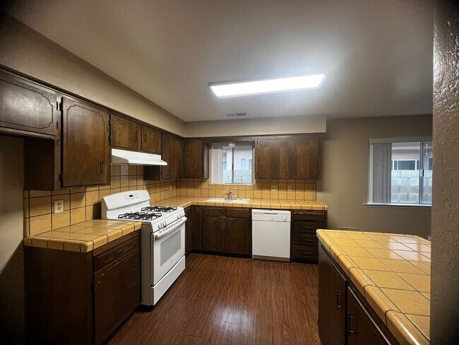 Foto del edificio - 1116 N Gem St