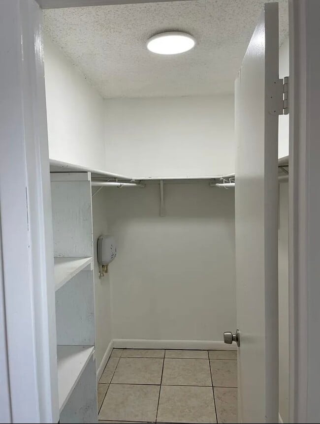 Building Photo - 3006 Reiter Dr