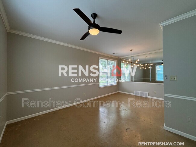 Building Photo - 226 Looney Ave
