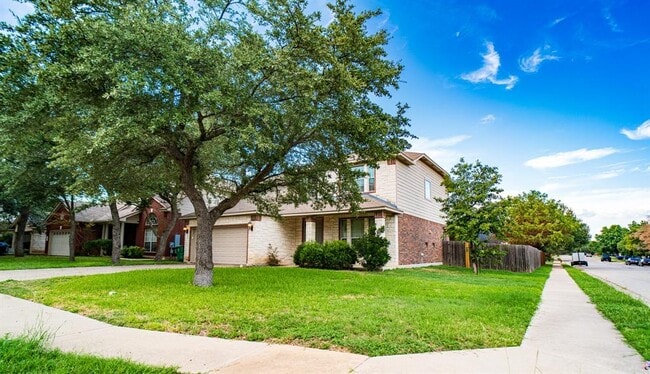 Building Photo - 2301 Giddens Dr