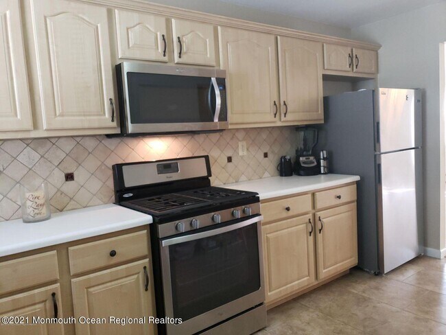 Building Photo - 7 Bedivere Ct