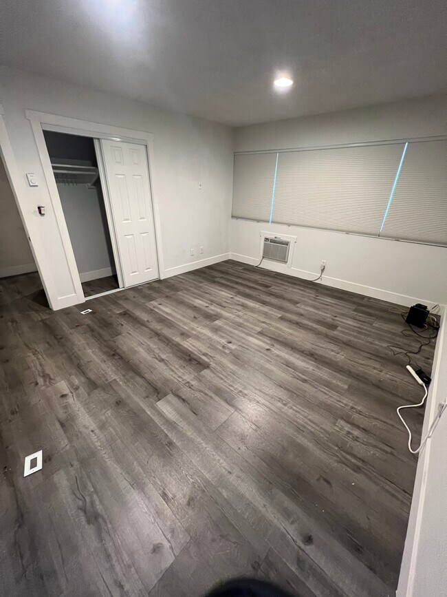 Primary bedroom - 15500 Tustin Village Way