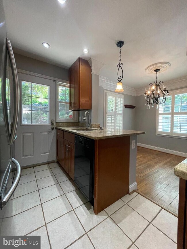 2810 Farmington Dr, Alexandria, VA 22303 House for Rent in Alexandria