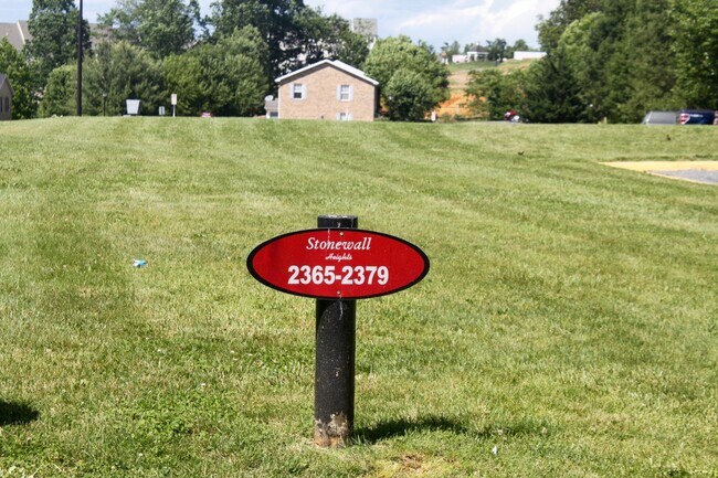 Foto del edificio - 2 bedroom townhome located in Stonewall He...