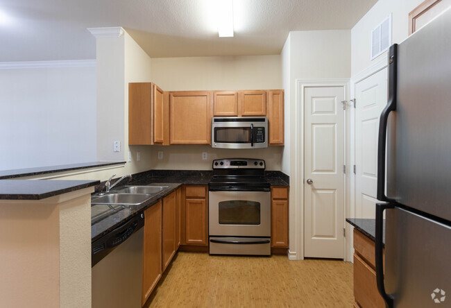 1HAB,1BA-886 ft² - The Edge | Student Housing