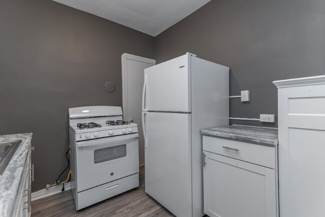 Foto del edificio - 1389-1393 Geil Ave