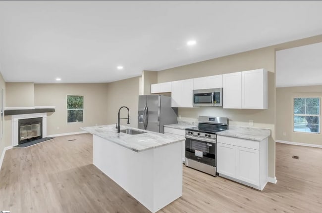 Building Photo - 116 Pine Log Ford Rd