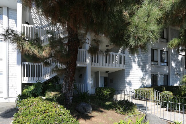 Building Photo - 870 Diamond St