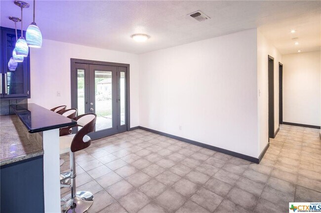 Foto del edificio - 803 Happy Haven Rd