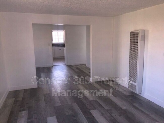 Foto del edificio - 8622 BEACH ST