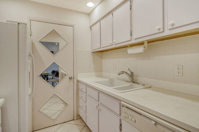 Foto del edificio - 3209 S Beneva Rd