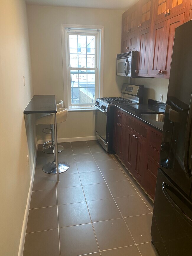 Foto del edificio - 732 E 43rd St