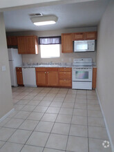 Building Photo - 1101 Briarwood Rd