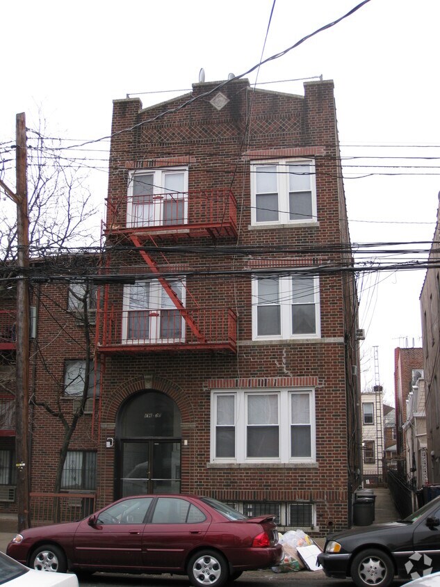 Building Photo - 104-20 46th Ave