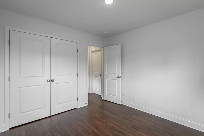 Building Photo - 5558 Stream Ln