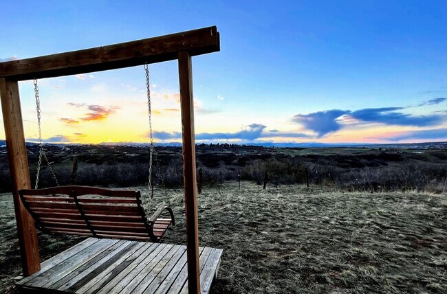 Building Photo - Acreage Property in Sedalia - Close to Cas...