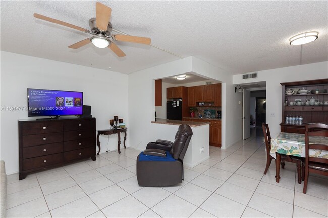 Foto del edificio - 13355 SW 9th Ct