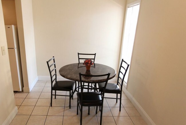 Comedor - Lakewood Forest