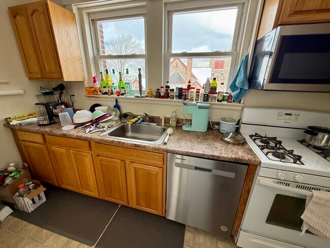 Building Photo - 209 Chestnut Hill Ave