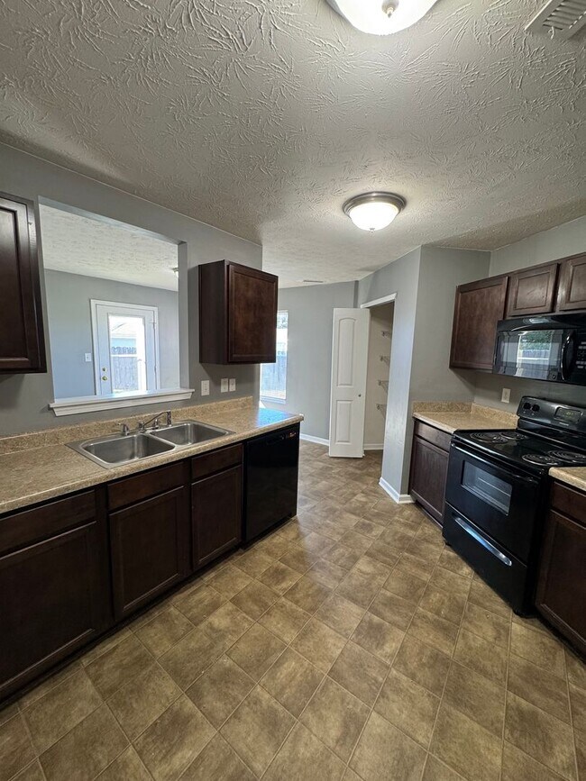 Foto del edificio - Columbus IN - 3 br with loft