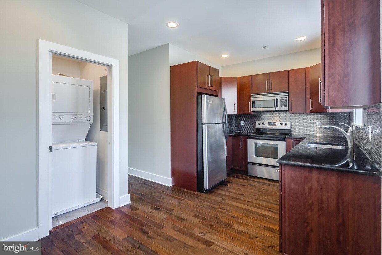 Foto principal - 2635 Catharine St