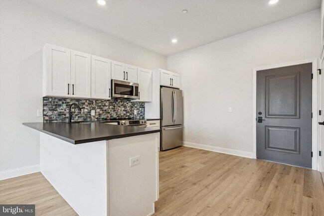 Building Photo - 2157 E Lehigh Ave