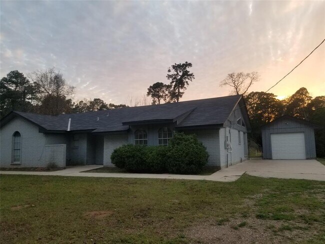Building Photo - 22505 Roberts Cemetery Rd