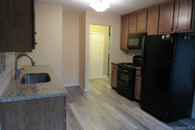 Foto del edificio - 34 Alpine Dr