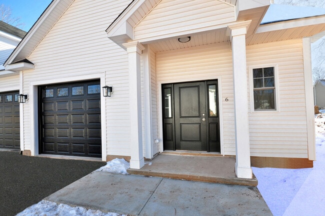 Photo - 309 Main St Townhome