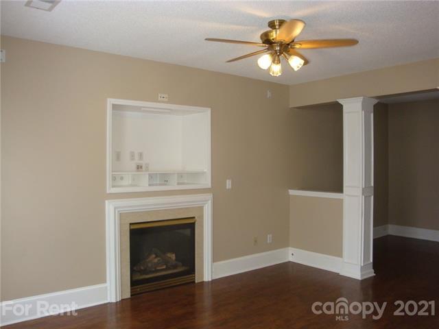 Building Photo - 4509 Fox Thorne Dr
