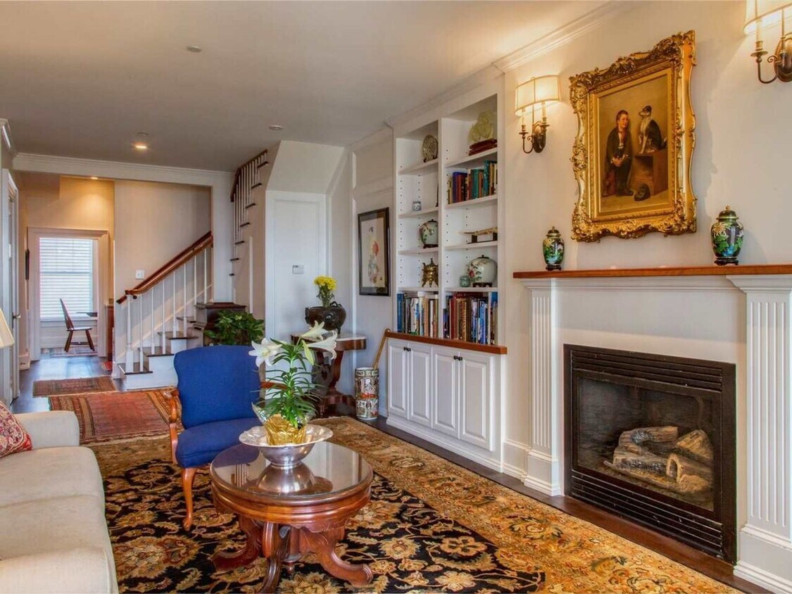 Primary Photo - 2 Bedroom Luxury Condo on Shelburne Point