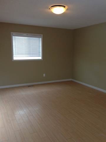 Photo du bâtiment - 8917-8972 72 Ave