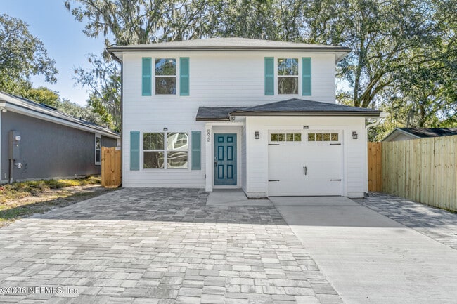 Foto del edificio - 8822 Eaton Ave