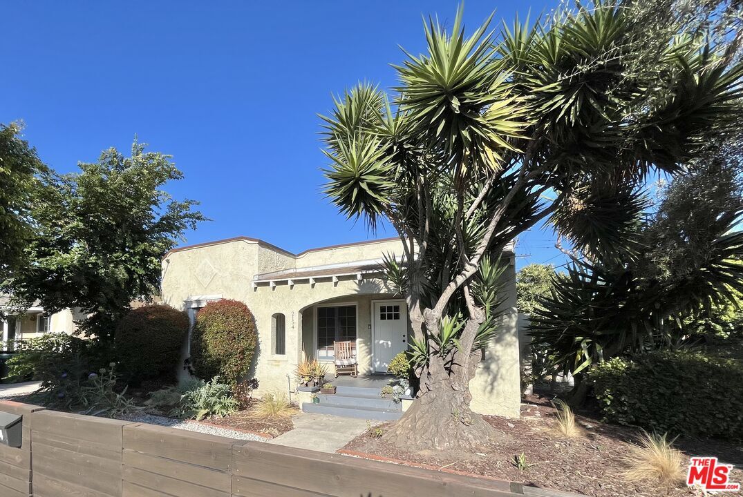 Primary Photo - 2154 S Rimpau Blvd