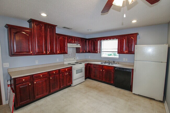 Building Photo - 1626 Drayton Ln